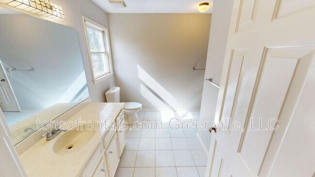 Building Photo - 710 Stallings Rd