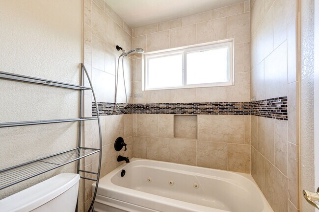 Building Photo - 9476 Morning Glory Way