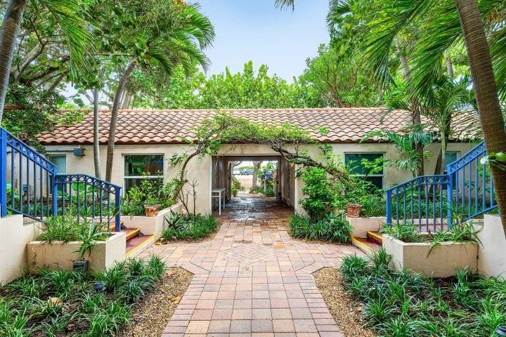 Building Photo - 72 S Ocean Blvd