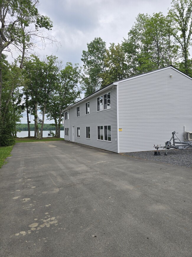 Building Photo - 5 N Vigue Shr Rd