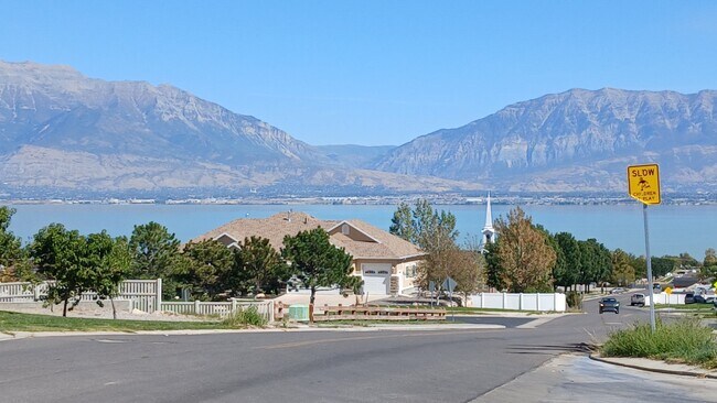 Building Photo - 4013 Lake Mountain Dr