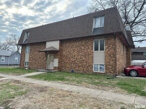 Building Photo - 102 W Scarritt St