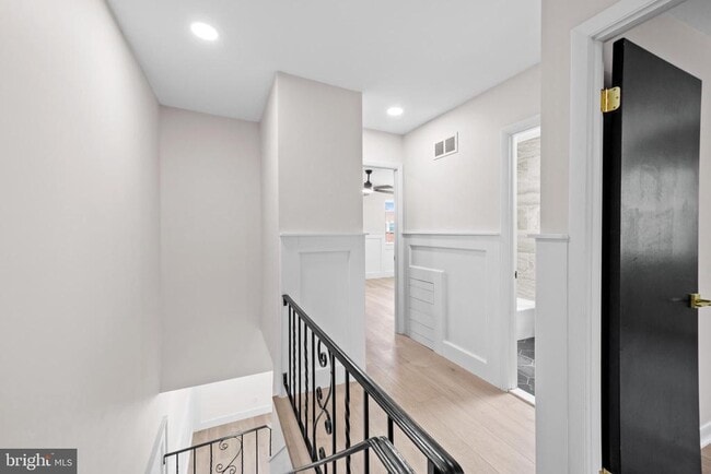 Building Photo - 857 Green Valley Dr
