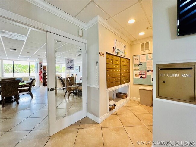 Building Photo - 10680 S Ocean Dr