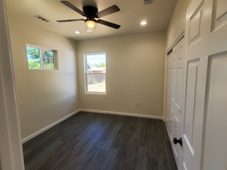 Building Photo - 6325 Tallman Ave