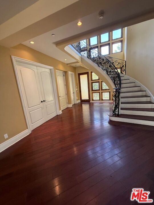 Building Photo - 1126 Yale St