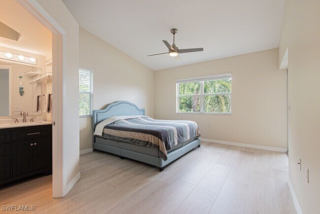 Building Photo - 4985 Sandra Bay Dr
