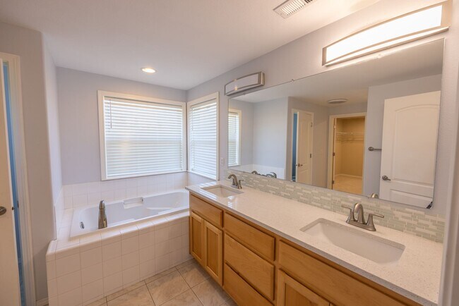 Building Photo - Home for rent in fast growing Ridgefield, WA - 4 bedr + Bonus Room