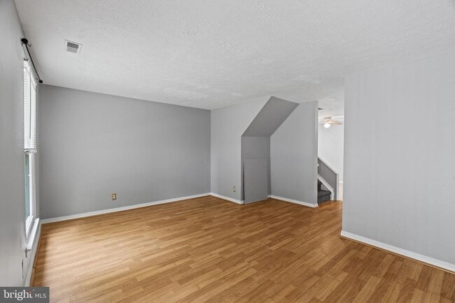 Building Photo - 2502 Greenwood Dr