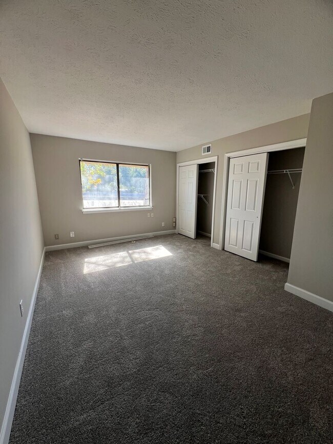 Building Photo - bg0718