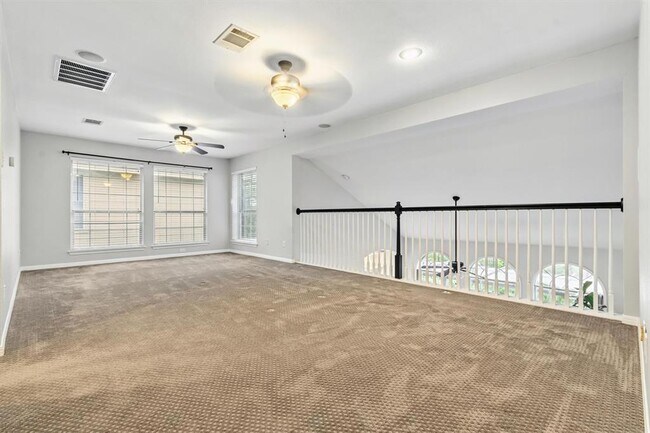 Building Photo - 10116 Scull Creek Dr