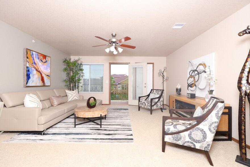 Primary Photo - Stone Pointe Apartments