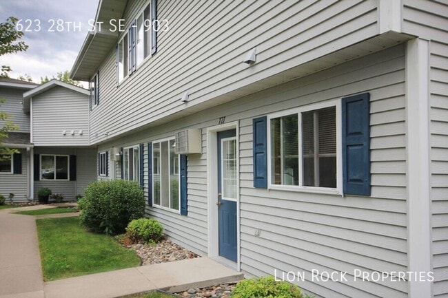 Building Photo - 623 28th St SE