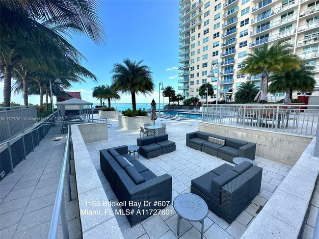 Building Photo - 1155 Brickell Bay Dr