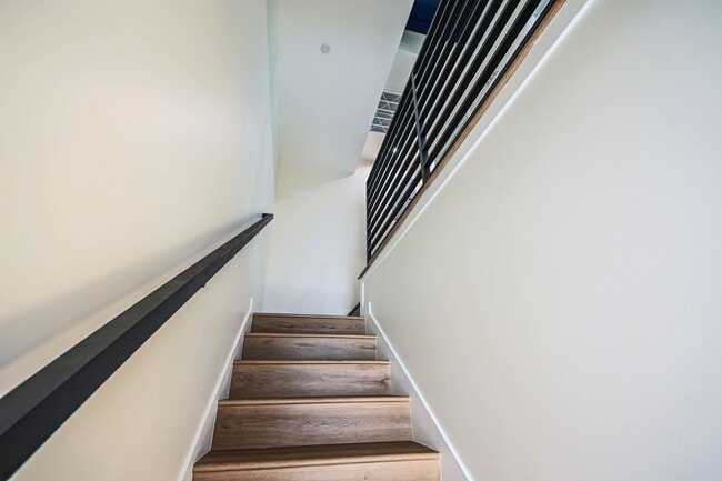 Building Photo - Brand New Townhomes in Echo Park