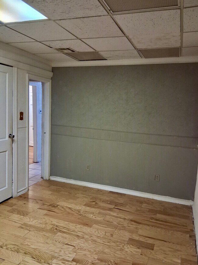 Building Photo - 544 Paseo Real Dr