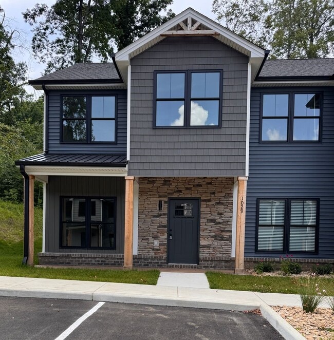 Primary Photo - 3 Bedroom || 2.5 Bathroom - New Constructi...