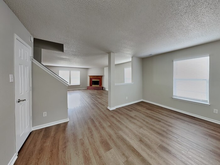 Building Photo - 9207 Wandflower Dr