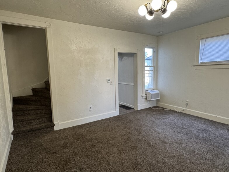 Building Photo - 2325 McKinley Ave