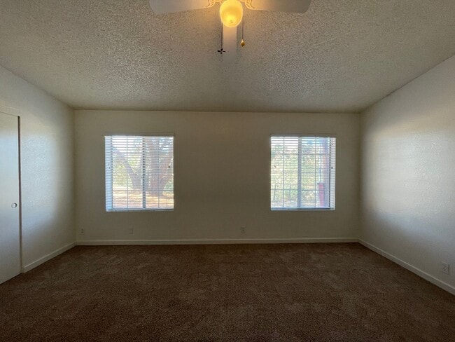 Building Photo - 330 Kim Ct
