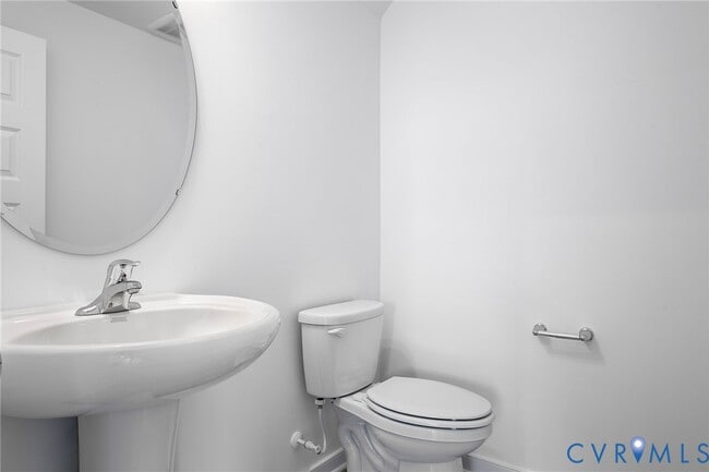 Building Photo - 231 Whiteside Rd