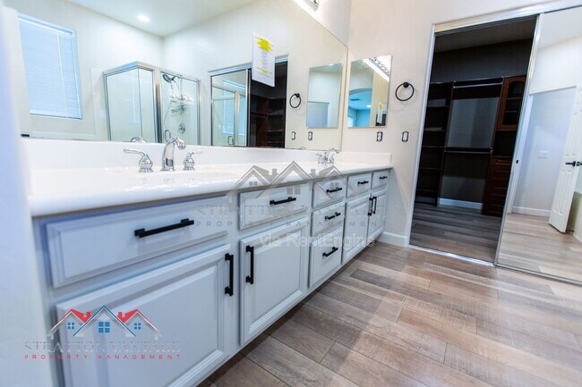 Building Photo - 14616 W Windward Ave