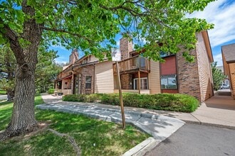 Building Photo - 701 Canyon Dr