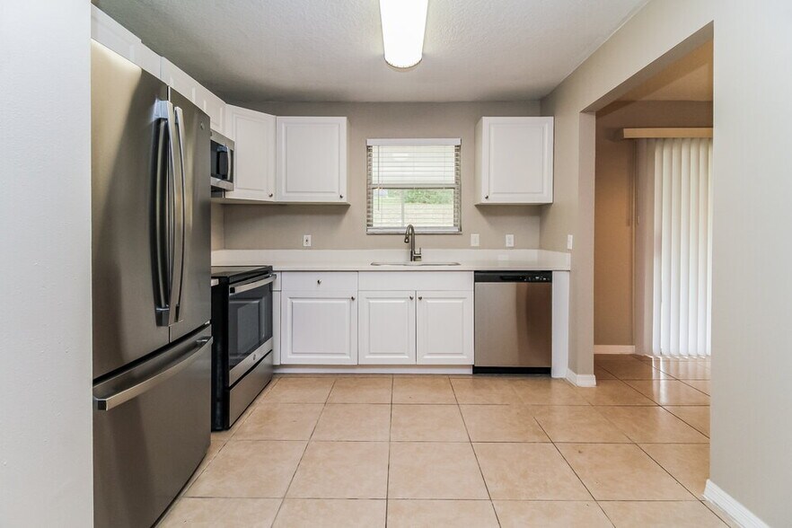 Building Photo - 301 Morningview Dr