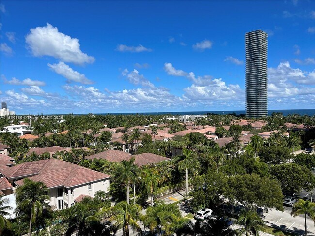 Primary Photo - 19380 Collins Ave