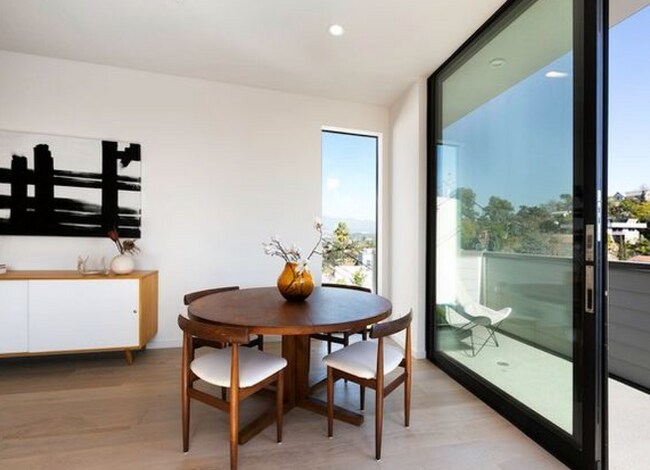 Building Photo - 2221 Jerome Way