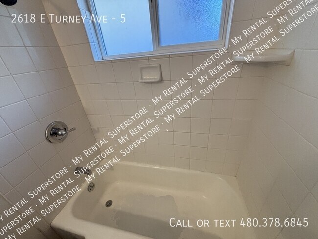 Building Photo - 2618 E Turney Ave