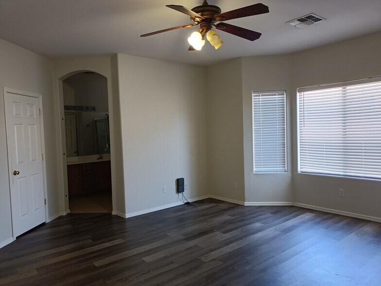 Primary Bedroom - 14634 W Ventura St