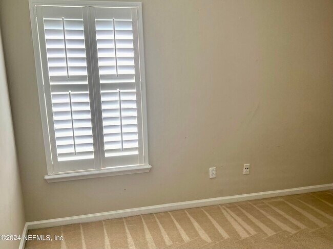 Building Photo - 14019 Crestwick Dr W