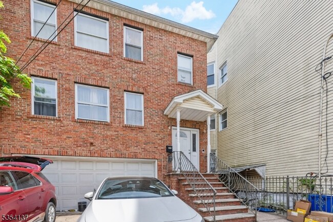 Primary Photo - 448 S 13th St