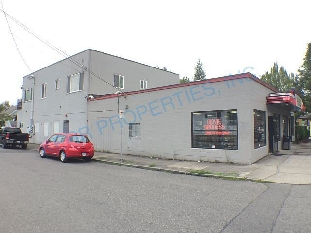 Building Photo - 919 SE 44th Ave