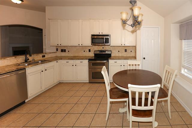 Building Photo - 1615 Bur Oak Dr