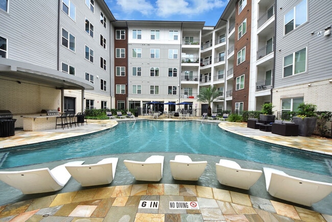 Building Photo - 8877 Frankway Dr