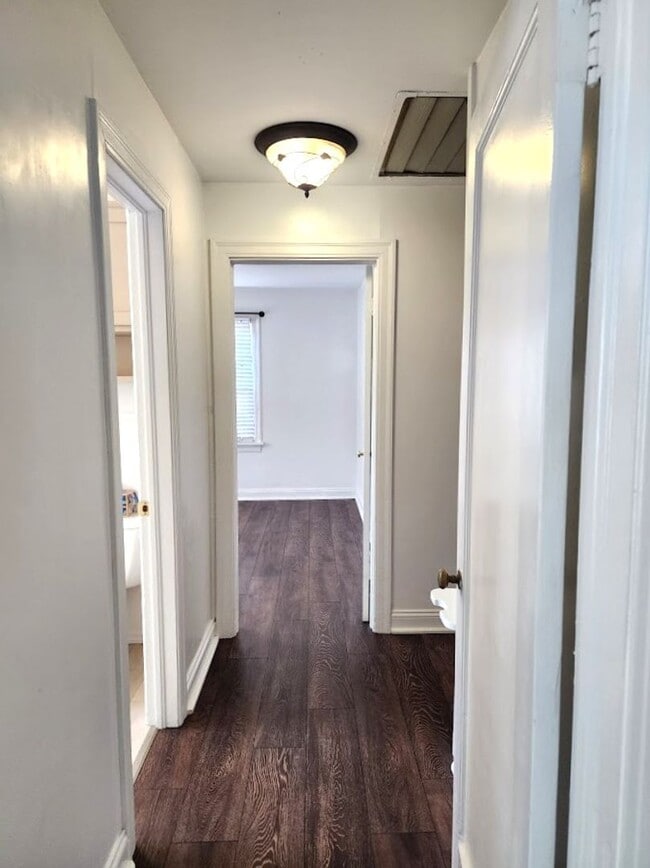 Building Photo - 2 Bed 1 Bath 2 Covered Carport in Corbin P...