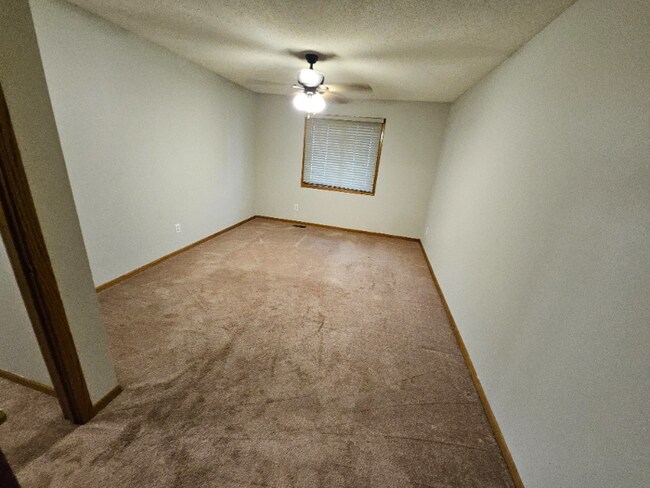 Building Photo - 2421 Grenadier Ave N