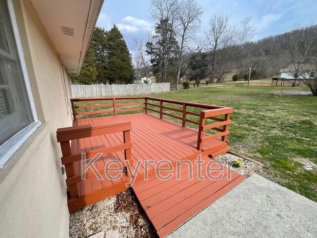 Building Photo - 4720 Meredith Rd