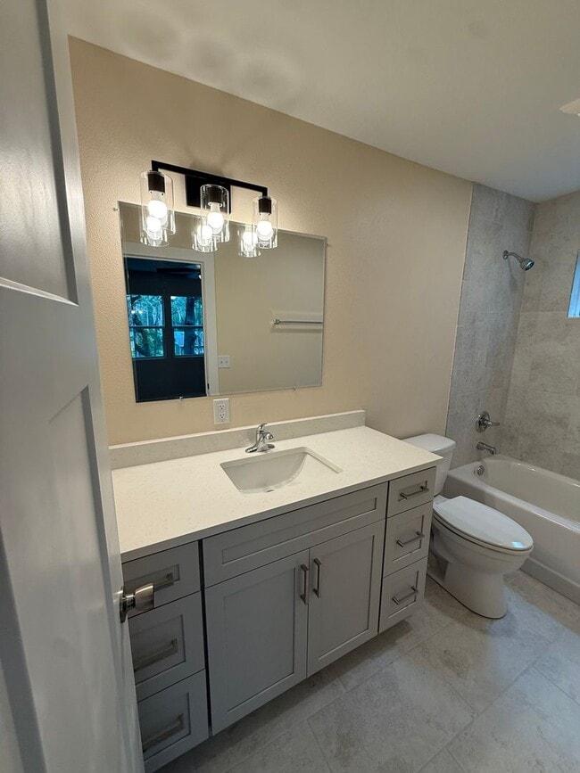 Building Photo - 4405 NW 31st Ave