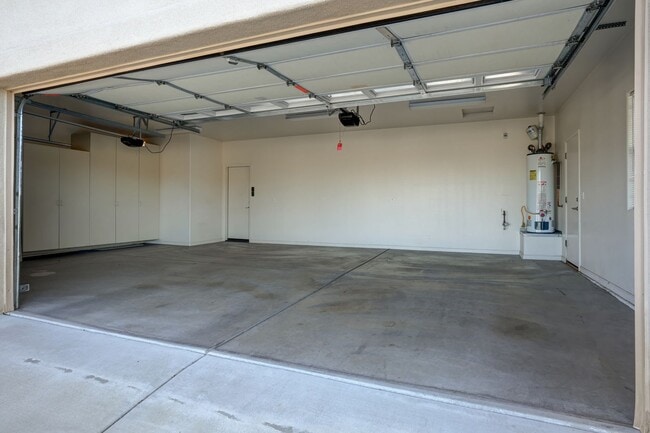 Building Photo - 3 Bedroom, 2 Bath Home in Prescott!