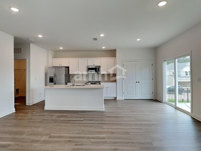 Building Photo - 1020 Bevington Dr