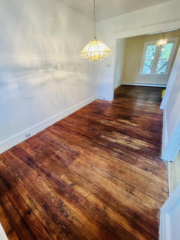 Primary Photo - 1208 Bushkill St