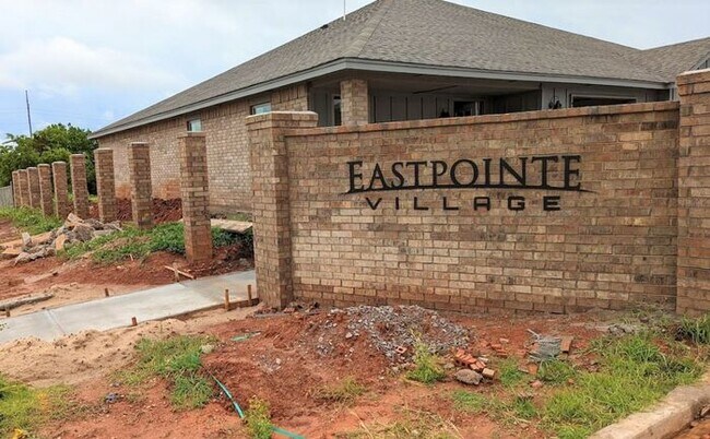 Building Photo - 2 Bed 2 Bath 1 Car Garage in the Eastpointe Village Moore, OK