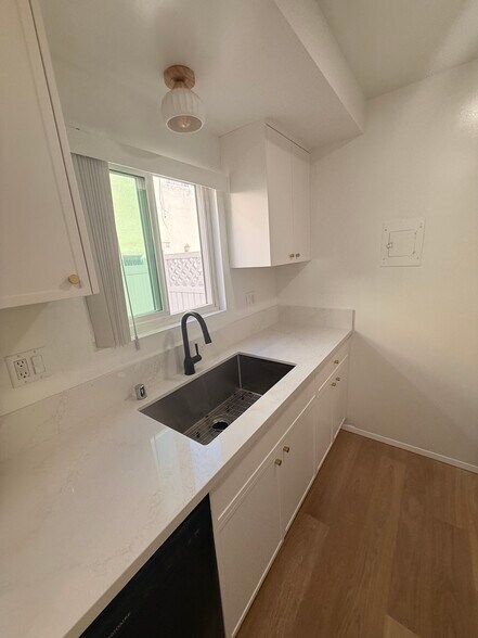 Building Photo - 1205 Amethyst St