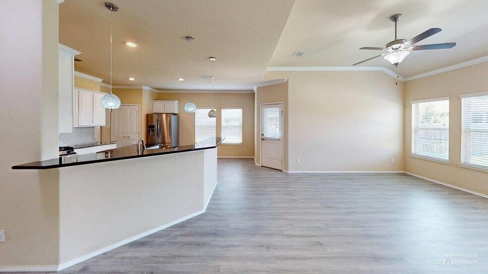 Building Photo - 400 Plum Ct