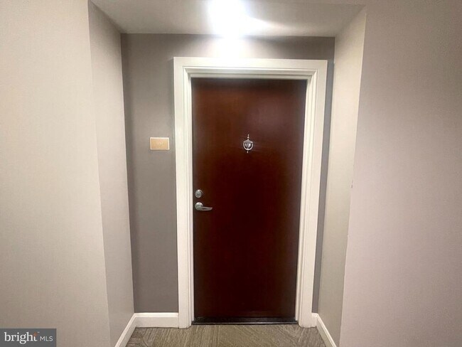 Building Photo - 1020 N Highland St