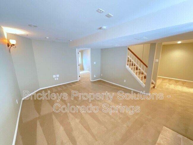 Building Photo - 7168 Prairie Wind Dr