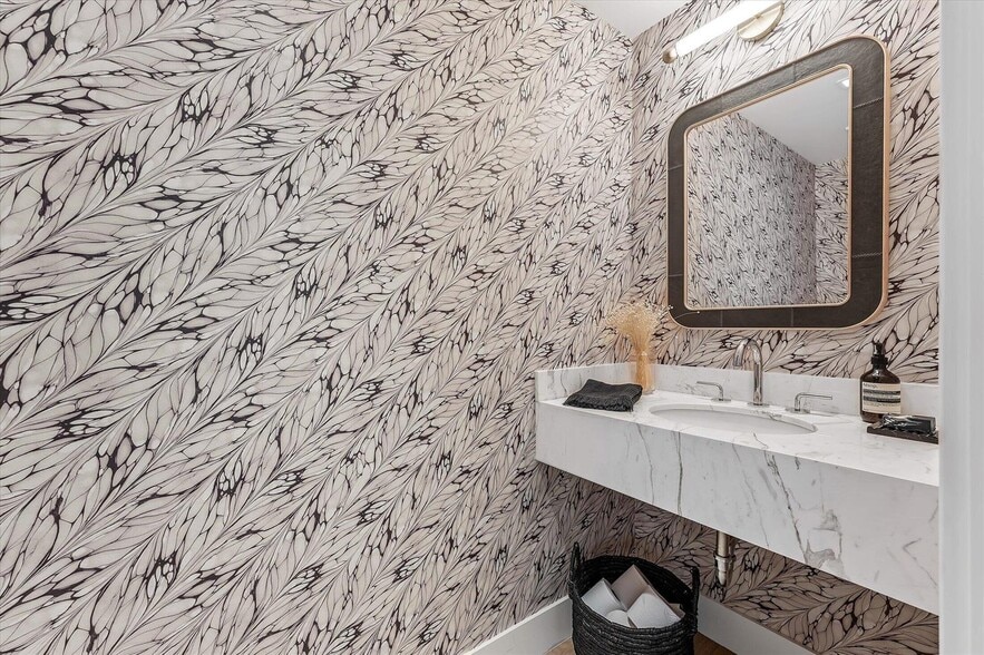 Building Photo - 1040 Biscayne Blvd